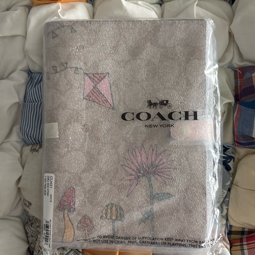 📸 FLASH SALE 📸 Coach X Observed By Us Notebook 🪁🪁🪁  NWT 🪁🪁🪁 - Picture 13 of 16